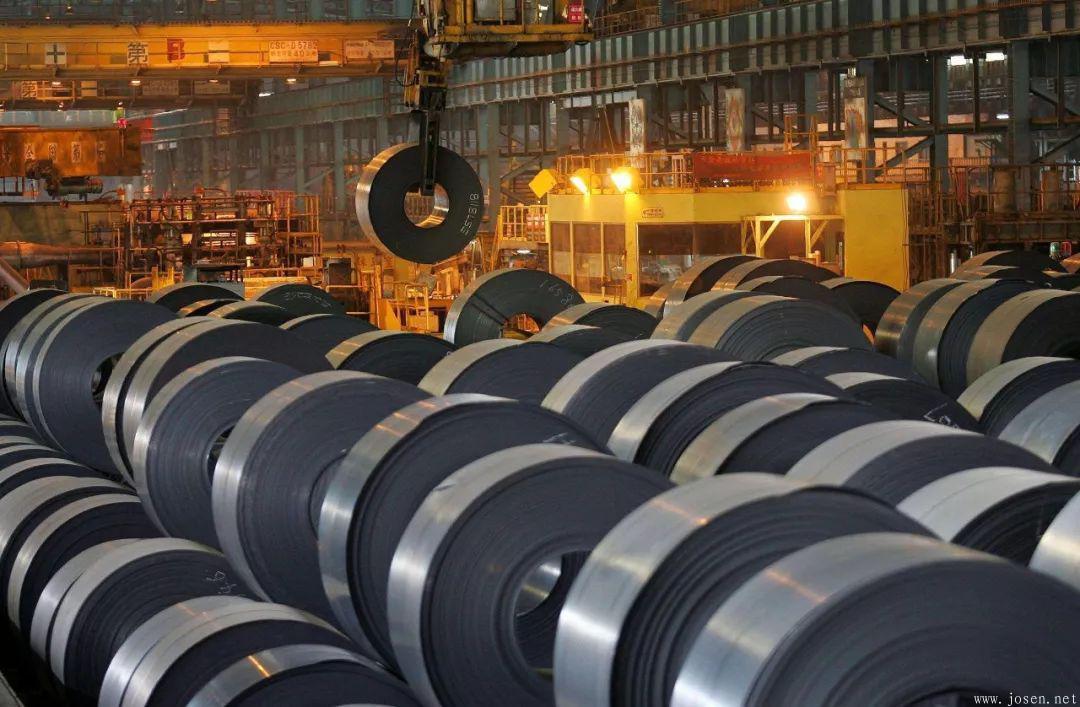Focus on the safety hazards of operating machinery and equipment